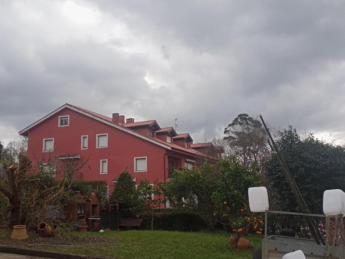 Duplex En Комилас Екстериор снимка
