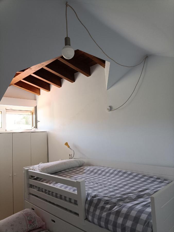 Duplex En Комилас Екстериор снимка