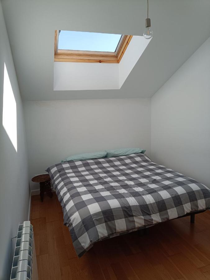 Duplex En Комилас Екстериор снимка