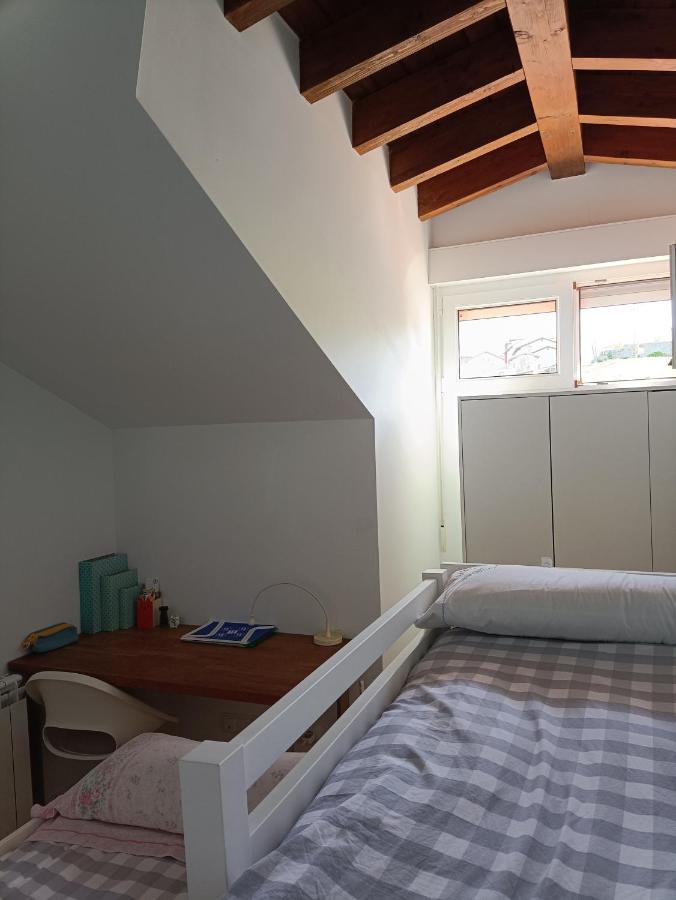 Duplex En Комилас Екстериор снимка