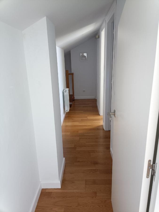 Duplex En Комилас Екстериор снимка